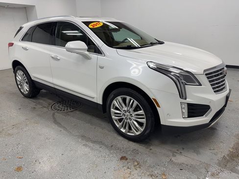 Used 2017 Cadillac XT5 Platinum image 2