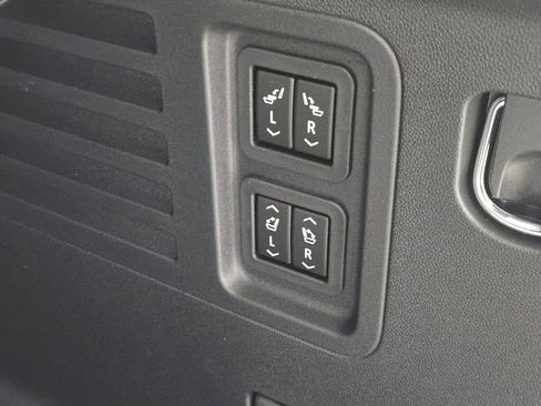 New 2026 Buick Enclave Preferred w/ Power Package image 21