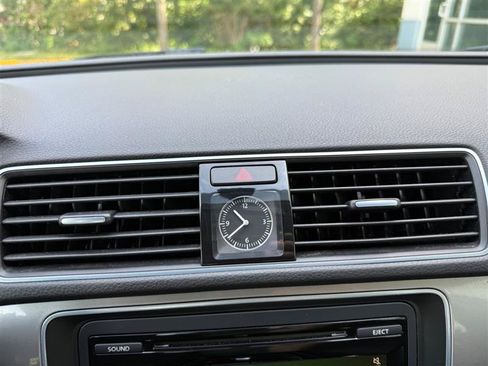 Used 2013 Volkswagen Passat 2.5 S FWD image 37