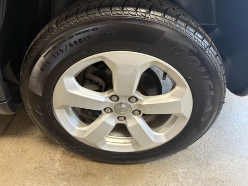 Used 2020 Jeep Compass Latitude AWD/4WD image 36