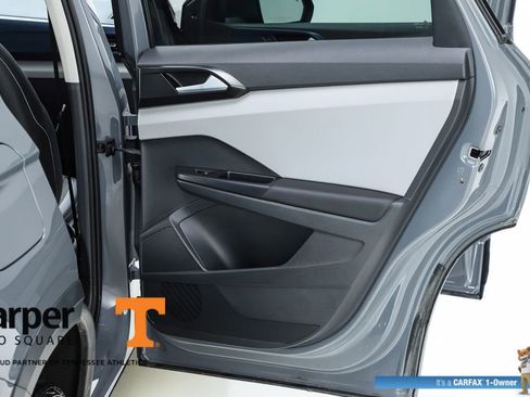 Used 2023 Volkswagen Taos SE w/ Panoramic Sunroof Package image 30