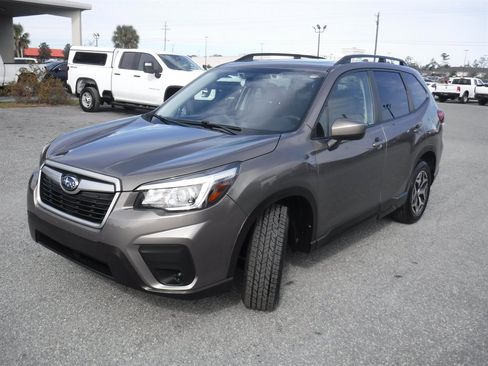 Used 2020 Subaru Forester Premium image 22