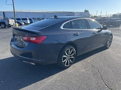 Used 2025 Chevrolet Malibu RS image 4