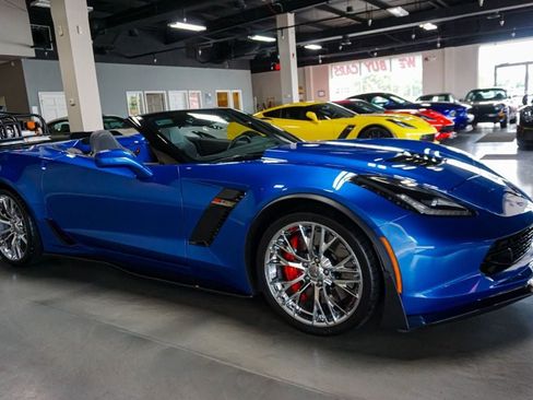 Used 2015 Chevrolet Corvette Z06 w/ 3LZ Preferred Equipment Group RWD image 60