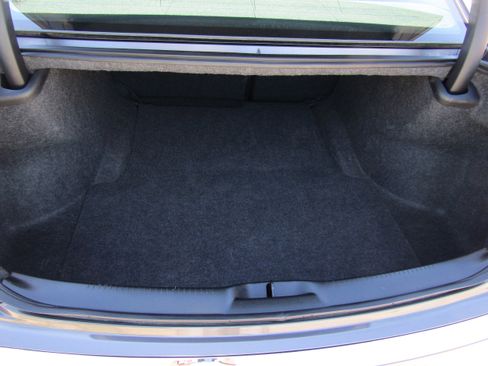 Used 2018 Chrysler 300 Touring w/ Driver Convenience Group image 15