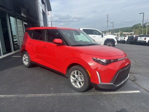 Used 2024 Kia Soul LX w/ Option Group 015 FWD image 7