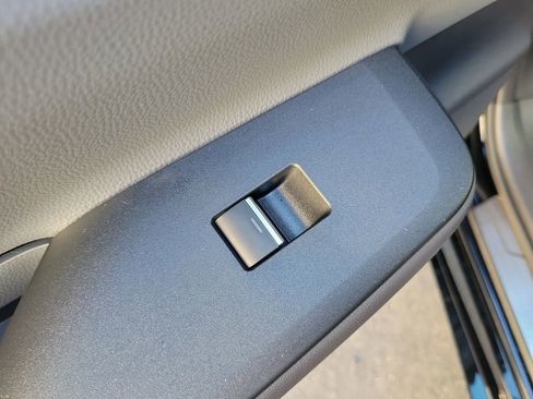 Used 2024 Toyota Prius Limited w/ Limited Premium Package image 16