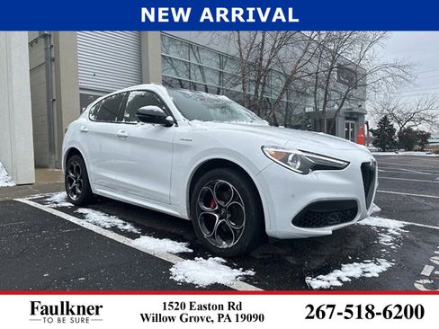Used 2023 Alfa Romeo Stelvio Veloce image 1