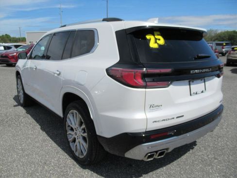 Used 2025 GMC Acadia Denali w/ Super Cruise Package image 5