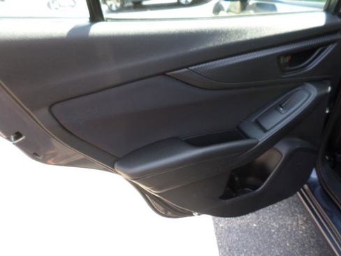 Used 2017 Subaru Impreza 2.0i Premium image 33