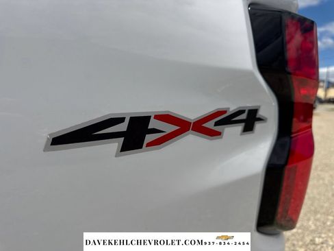 Used 2026 Chevrolet Colorado W/T AWD/4WD image 77