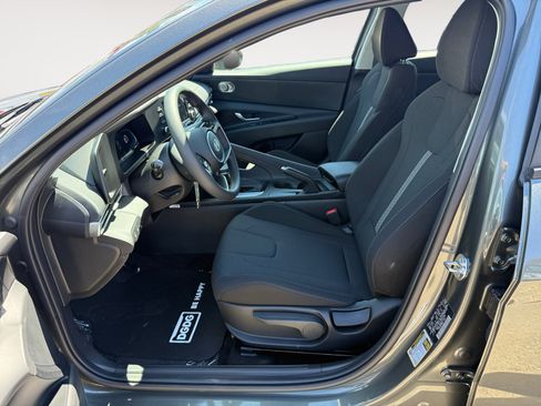 Certified 2026 Hyundai Elantra SE FWD image 10