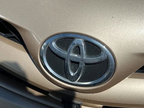 Used 2011 Toyota Corolla LE FWD image 12