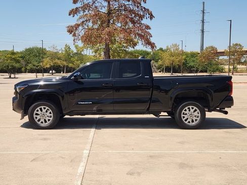 Used 2024 Toyota Tacoma SR5 RWD image 4