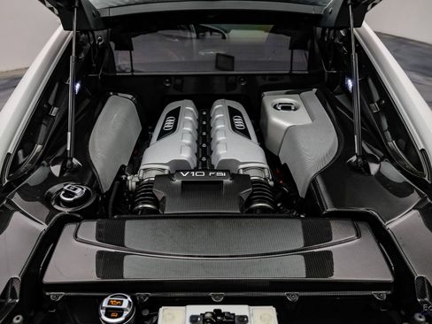 Used 2010 Audi R8 V10 image 3