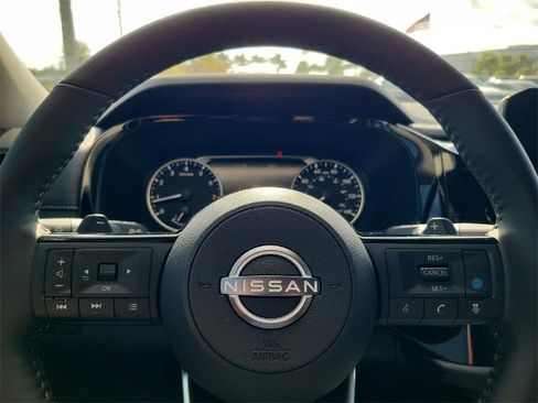 Certified 2025 Nissan Pathfinder SL image 25