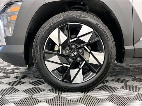 Used 2025 Hyundai Kona SEL FWD image 8