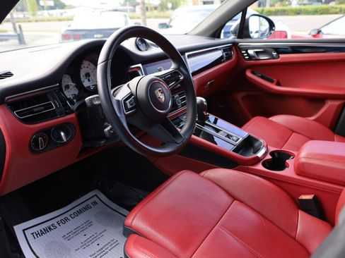 Used 2024 Porsche Macan S AWD/4WD image 10