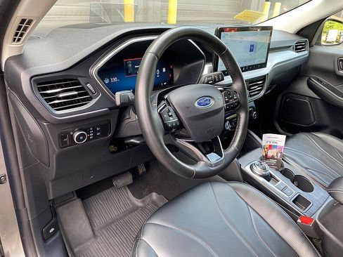 Certified 2025 Ford Escape Platinum w/ Premium Technology Package AWD/4WD image 23