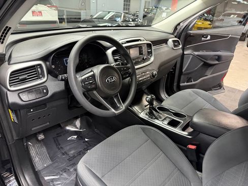 Used 2017 Kia Sorento AWD image 34