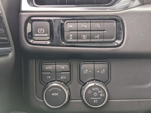 Used 2025 GMC Yukon Denali image 23