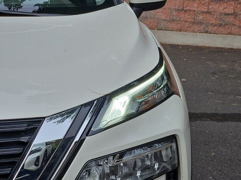 Certified 2023 Nissan Rogue SV image 9