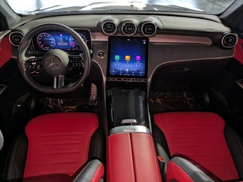 Certified 2025 Mercedes-Benz GLC 300 image 17