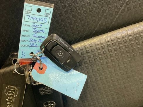 Used 2019 Toyota Tacoma TRD Pro AWD/4WD image 34