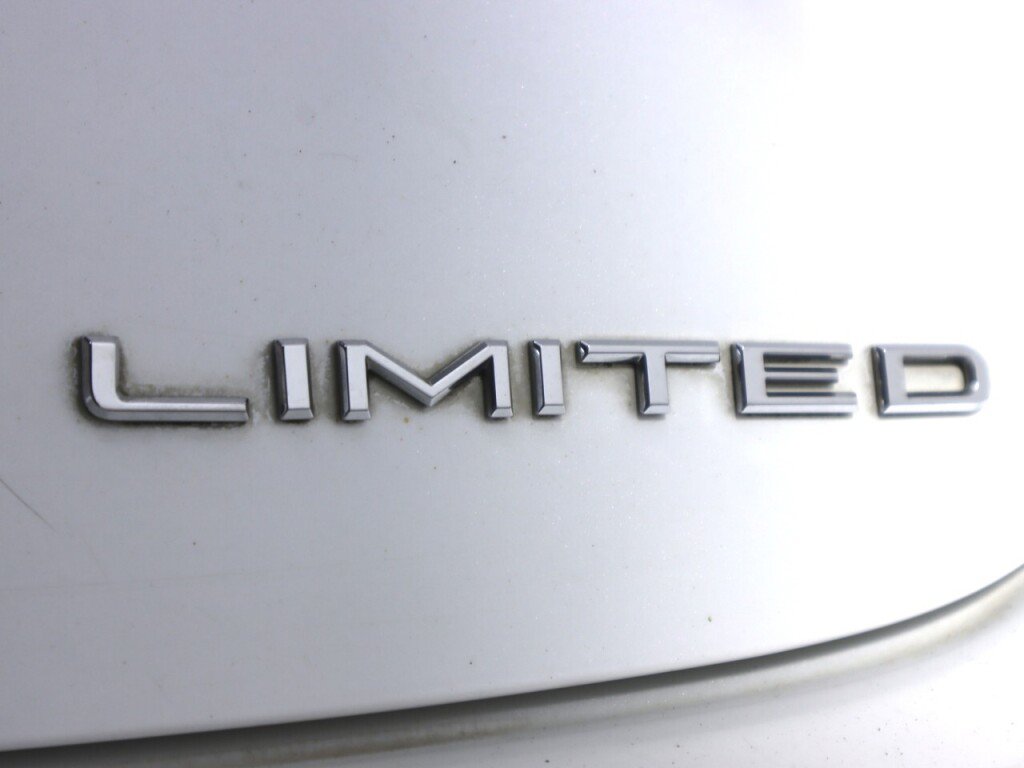 Used 2015 Toyota Avalon Limited FWD image 41