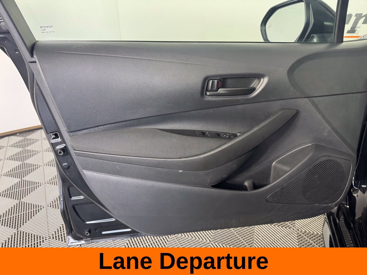 Used 2026 Toyota Corolla LE FWD image 11