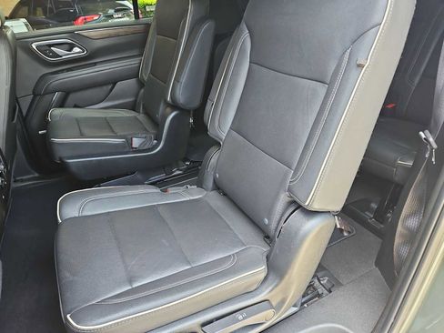 Used 2023 Chevrolet Suburban Premier AWD/4WD image 39
