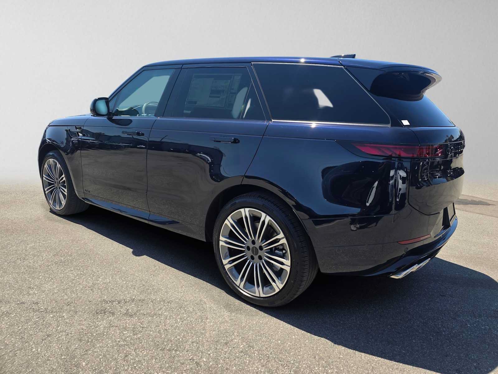 New 2026 Land Rover Range Rover Sport Dynamic SE AWD/4WD image 3