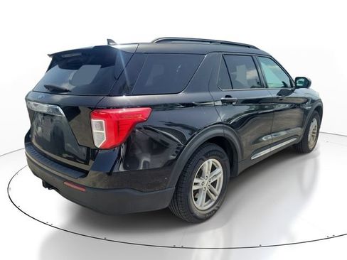 Used 2022 Ford Explorer XLT w/ Class IV Trailer Tow Package RWD image 2