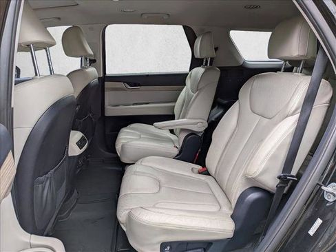 Used 2021 Hyundai Palisade SEL w/ Premium Package FWD image 17