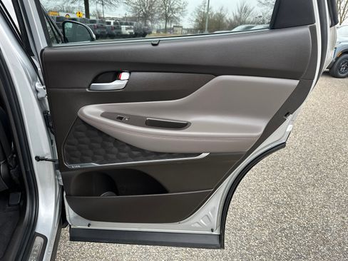 Used 2019 Hyundai Santa Fe Limited image 16