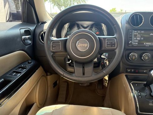 Used 2016 Jeep Patriot Latitude w/ Sun/Sound Group FWD image 6