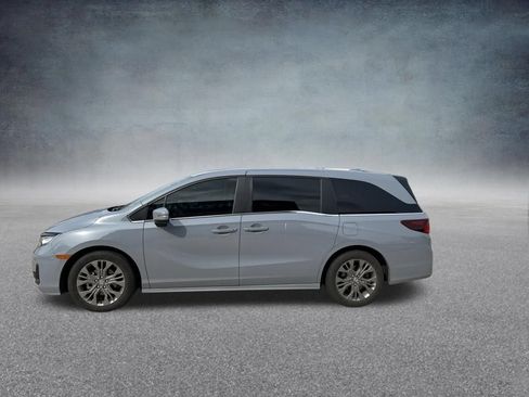 Used 2025 Honda Odyssey Touring image 2