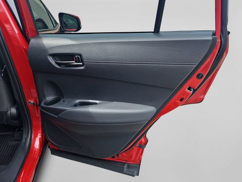 Used 2024 Toyota Corolla Cross LE w/ Moonroof Package FWD image 37
