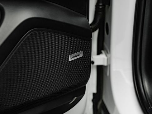 Used 2022 Porsche Cayenne Turbo image 90