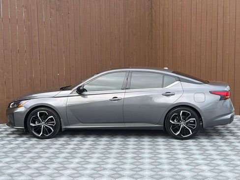 Used 2024 Nissan Altima 2.5 SR w/ SR Premium Package FWD image 14