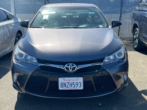 Used 2017 Toyota Camry SE image 2