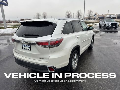 Used 2016 Toyota Highlander Limited Platinum image 3