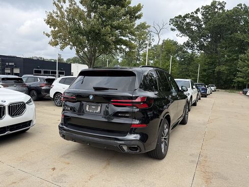 Used 2024 BMW X5 xDrive40i w/ Executive Package AWD/4WD image 3