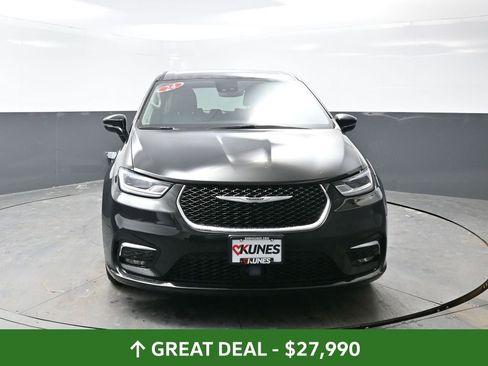 Used 2024 Chrysler Pacifica Select image 7