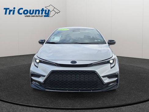 Used 2024 Toyota Corolla SE w/ Convenience Package FWD image 2