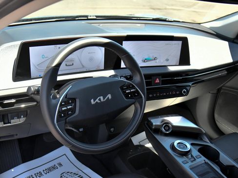 Used 2024 Kia EV6 Light RWD image 16