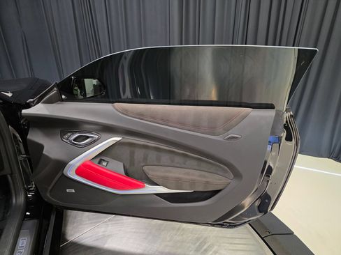 Used 2021 Chevrolet Camaro ZL1 RWD image 37