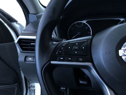 Used 2025 Nissan Altima 2.5 SV image 25