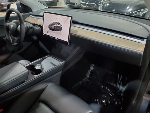 Used 2022 Tesla Model Y Performance AWD/4WD image 15