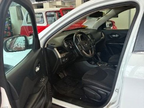 Used 2015 Jeep Cherokee Latitude image 15